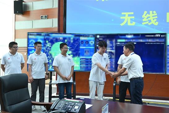 心系大运会，情牵大公人——龚晓峰董事长看望慰问奋战于大运会无线电保障工作的大公人